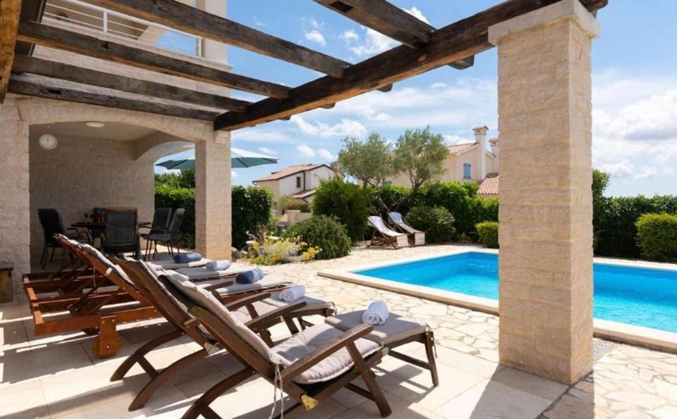 Villa Dolcevita At With Private Pool *